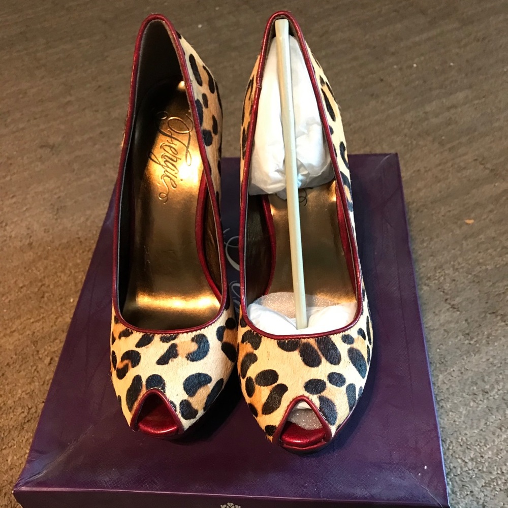 Brand new platform leopard print shoes
